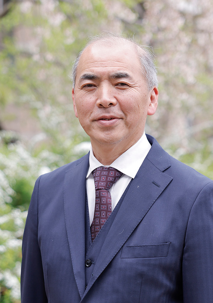 洛南高等学校 校長　亀村俊実