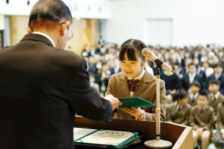 2018-洛南高等学校附属小学校卒業式