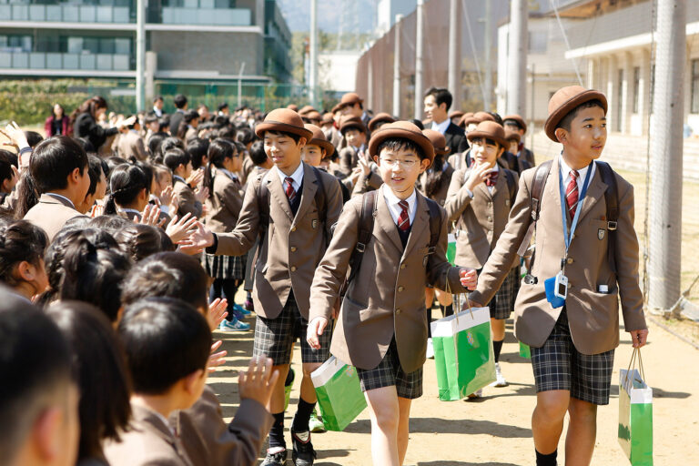 2018-洛南高等学校附属小学校卒業式